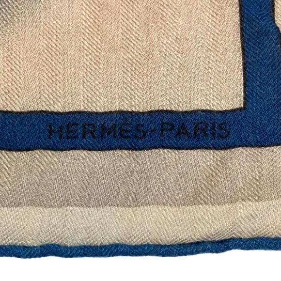 Hermes Scarf Carre Gray - Picture 7 of 10